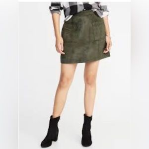 A shape mini skirt, olive green. Old Navy. Size 6
